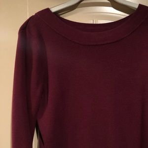 Maroon 3/4 sleeve sweater